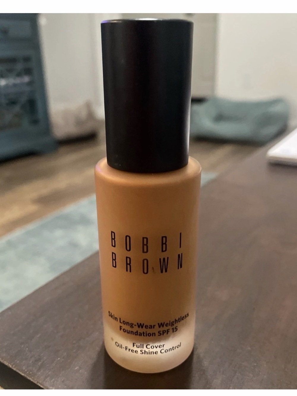 Bobbi Brown Skin weightless long wear foundation - Warm Golden w-087